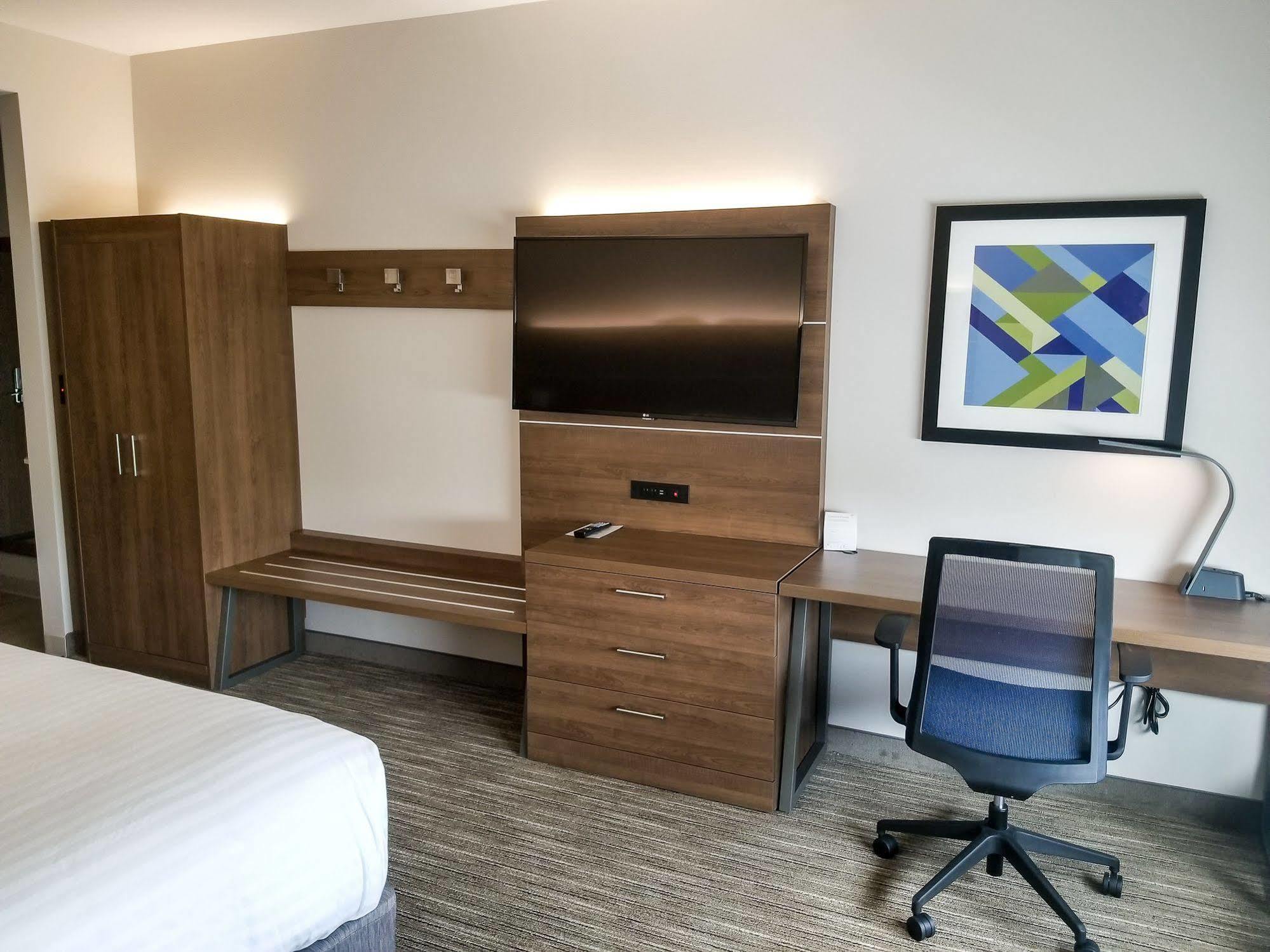 Holiday Inn Express & Suites - Charlotte Ne - University Area By Ihg Luaran gambar