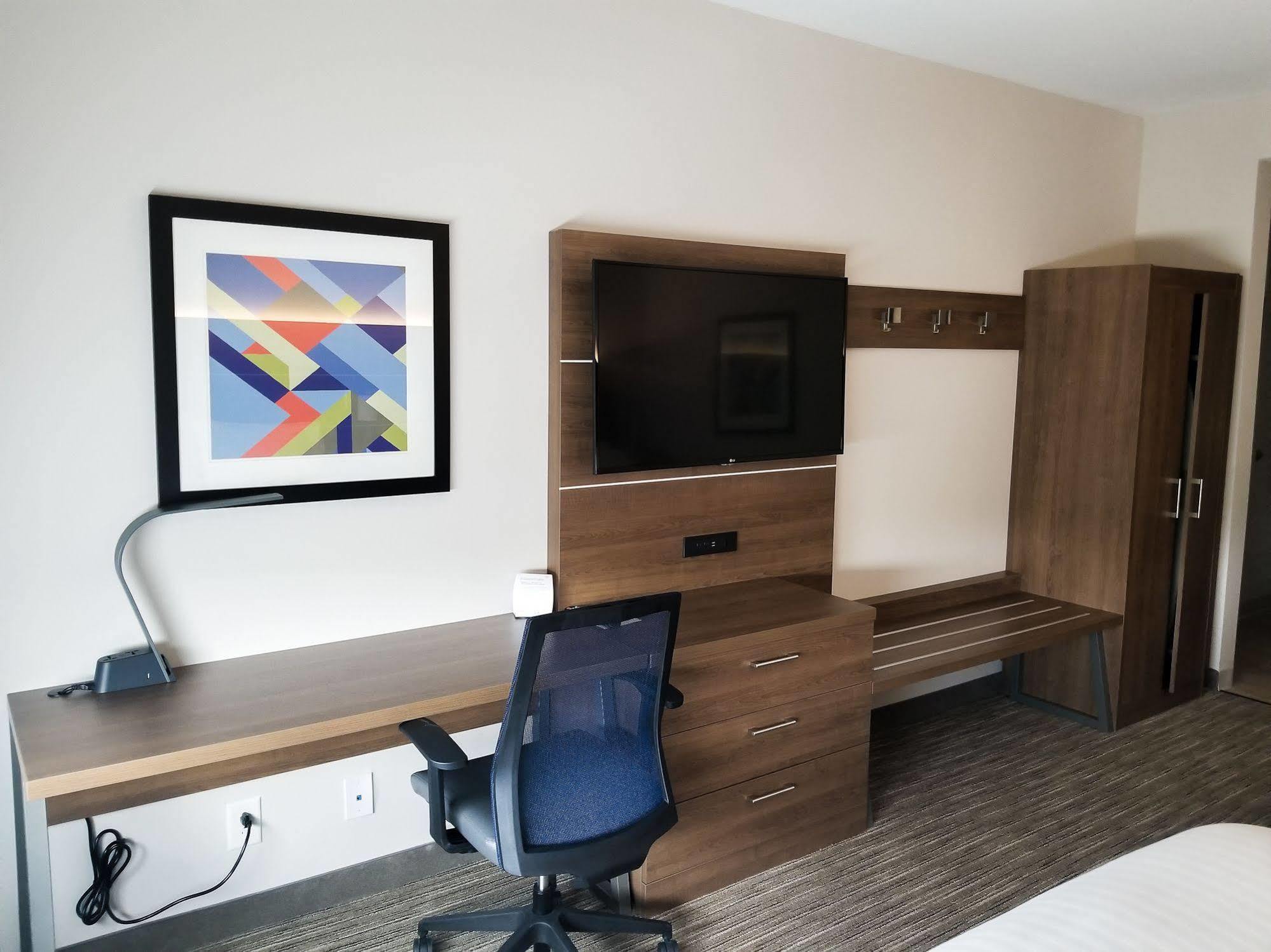 Holiday Inn Express & Suites - Charlotte Ne - University Area By Ihg Luaran gambar