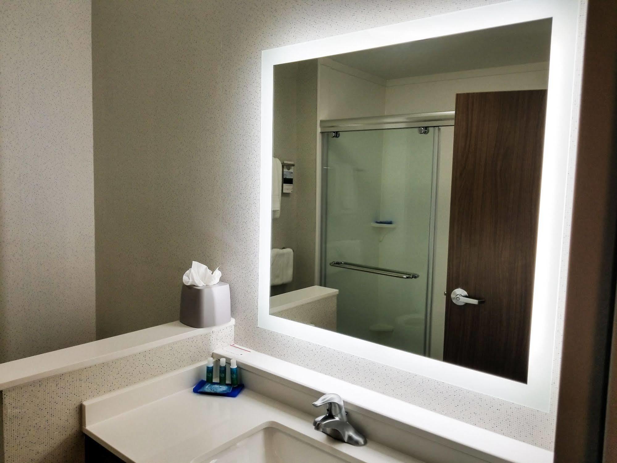 Holiday Inn Express & Suites - Charlotte Ne - University Area By Ihg Luaran gambar