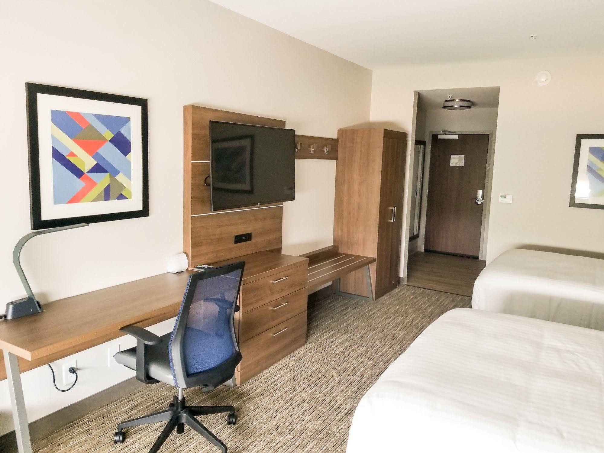 Holiday Inn Express & Suites - Charlotte Ne - University Area By Ihg Luaran gambar