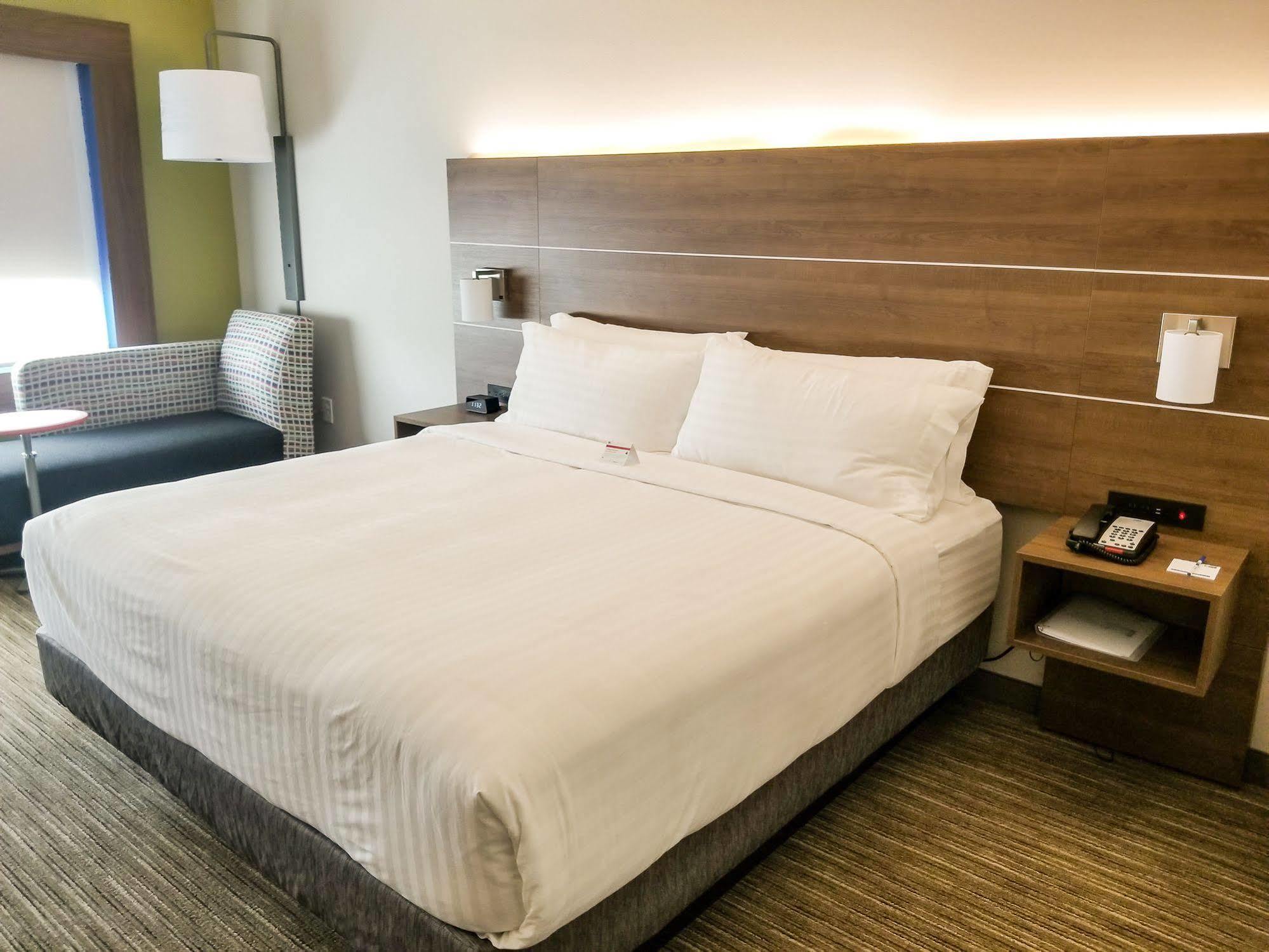 Holiday Inn Express & Suites - Charlotte Ne - University Area By Ihg Luaran gambar