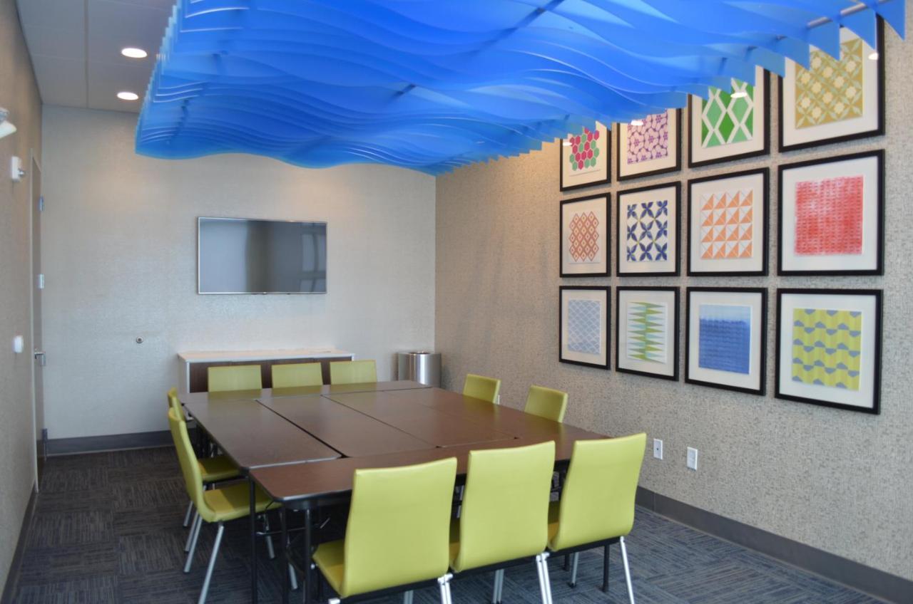 Holiday Inn Express & Suites - Charlotte Ne - University Area By Ihg Luaran gambar