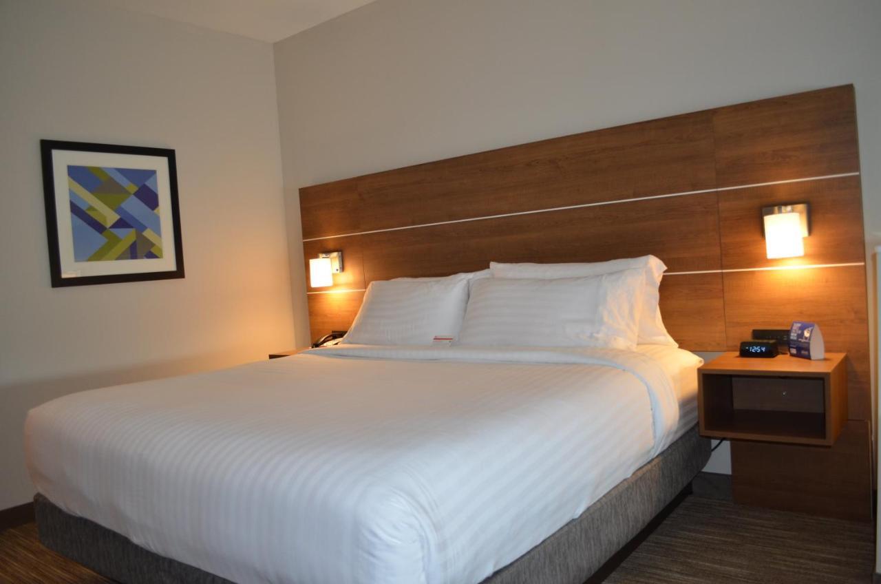 Holiday Inn Express & Suites - Charlotte Ne - University Area By Ihg Luaran gambar